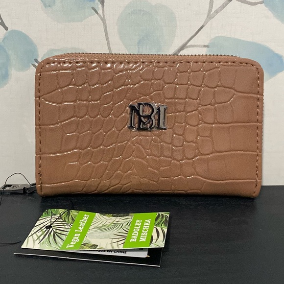 Badgley Mischka Croco Vegan Leather Wallet NWT - Picture 1 of 6